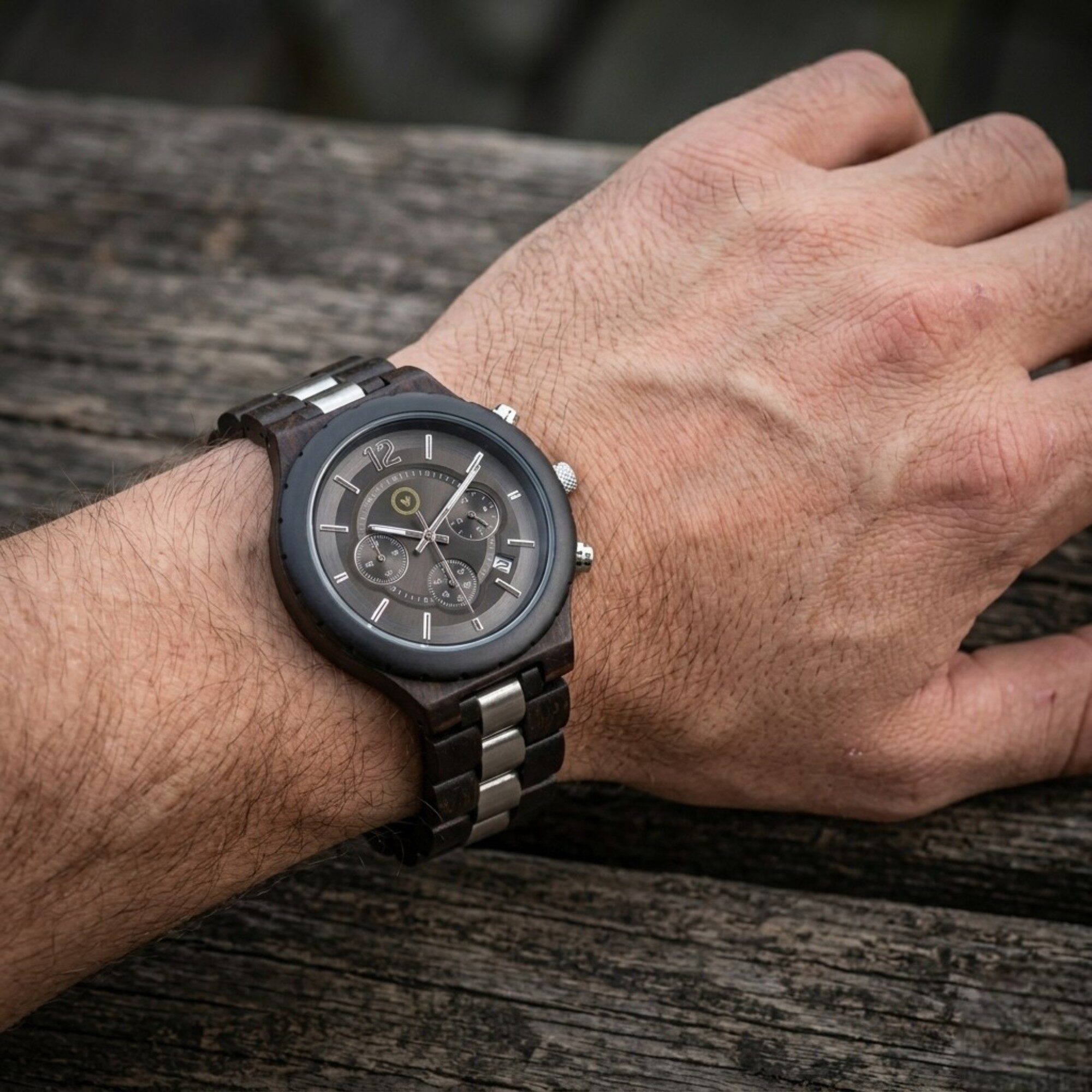 Reloj de Madera Personalizable con Grabado para Hombre Estilo Cronógrafo – Estuche de Madera Premium · Regalo Original - Imagen 4